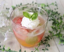 果物のスパークリングゼリー