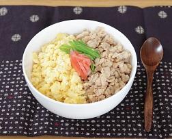 とりそぼろ丼